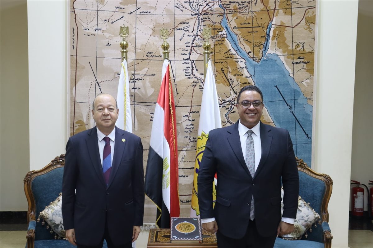 البرنامج التدريبي للمرشحين لقيادة المراكز البحثية