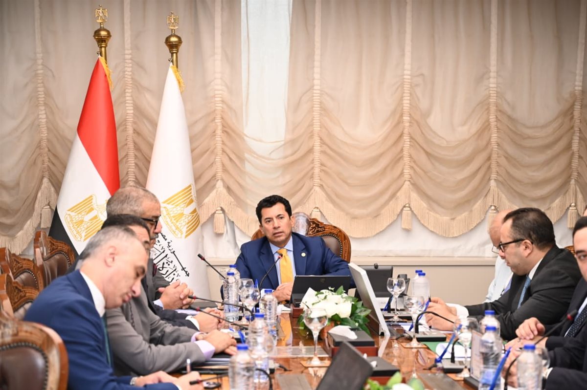 أشرف صبحي يبدأ أولى خطوات تطبيق قانون الرياضة الجديد