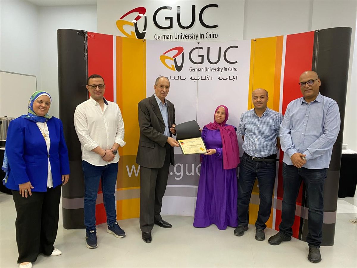 تدريب طالبات أقسام المكتبات بالجامعة الألمانية بالقاهرة 