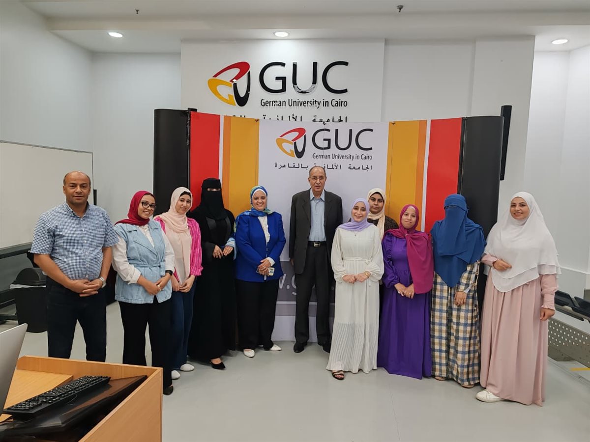 تدريب طالبات أقسام المكتبات بالجامعة الألمانية بالقاهرة 
