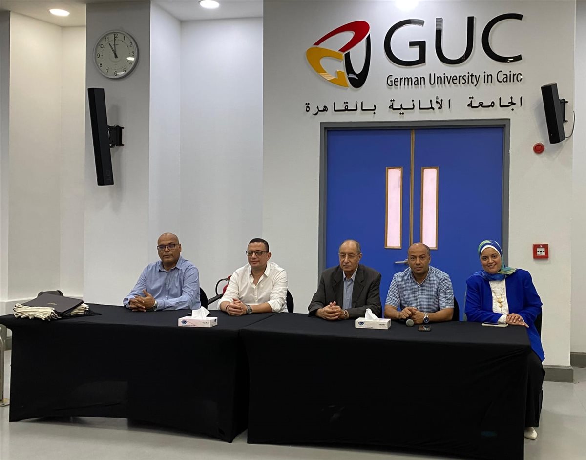 تدريب طالبات أقسام المكتبات بالجامعة الألمانية بالقاهرة 