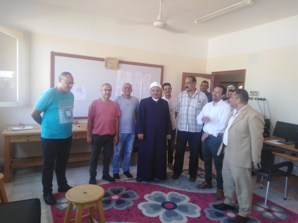 جانب من جولة رئيس الإدارة المركزية لمنطقة الإسماعيلية الأزهرية بالقنطرة شرق، فيتو