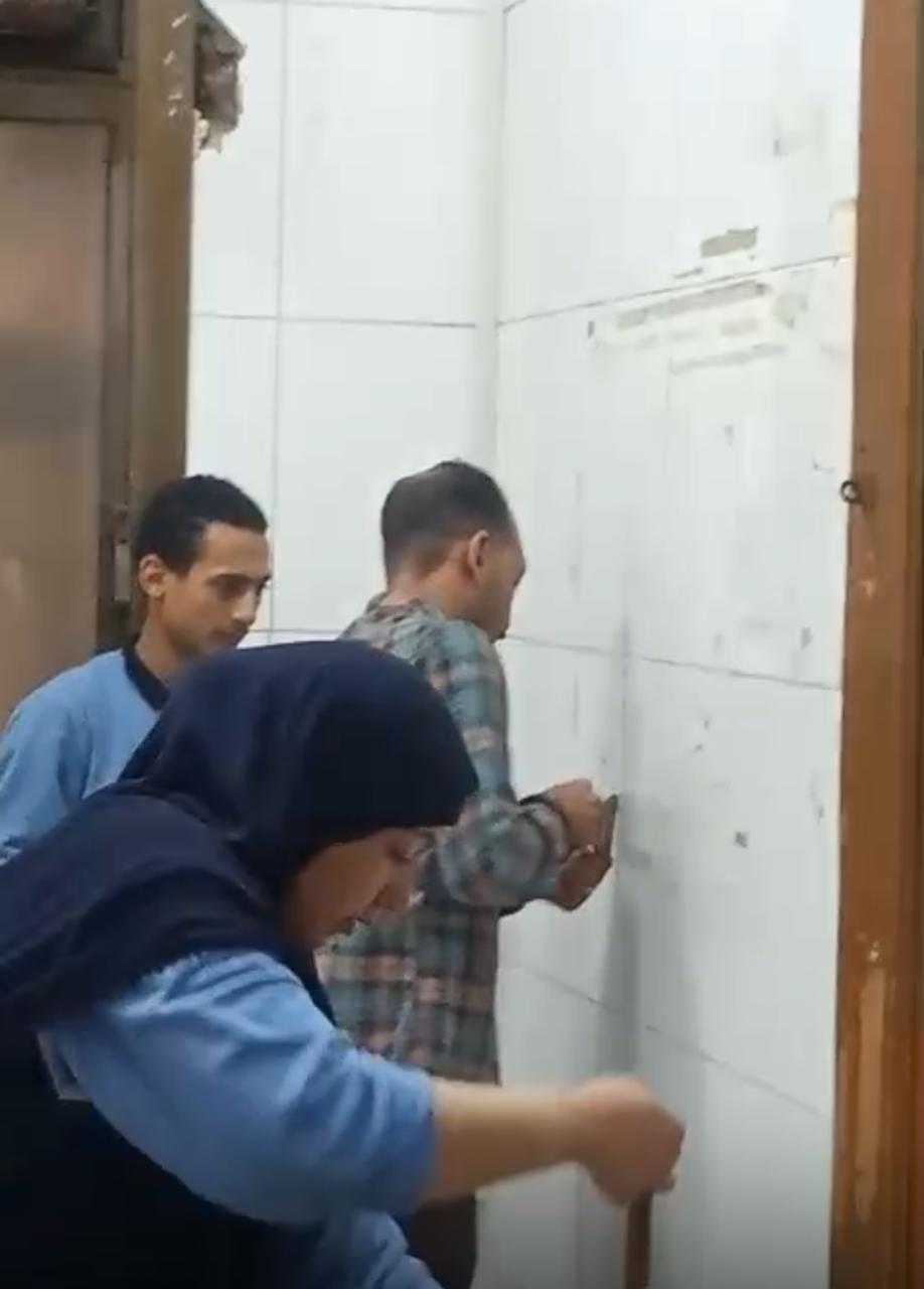 عميد قصر العيني يتفقد قسم 5