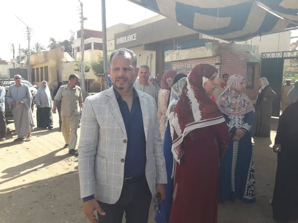 طوابير الشباب والفتايات تصطف أمام لجان الشيوخ بقرية دلاص ببني سويف
