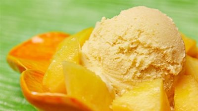 طريقة عمل الآيس كريم بالمانجو 