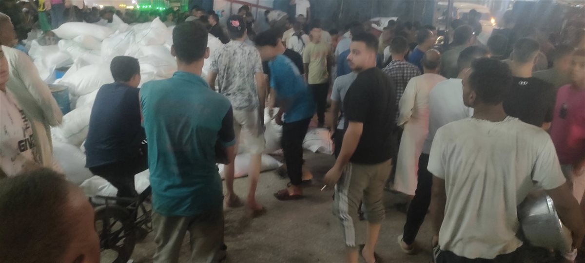 انقلاب سيارة نقل محملة بالدقيق بالبدرشين