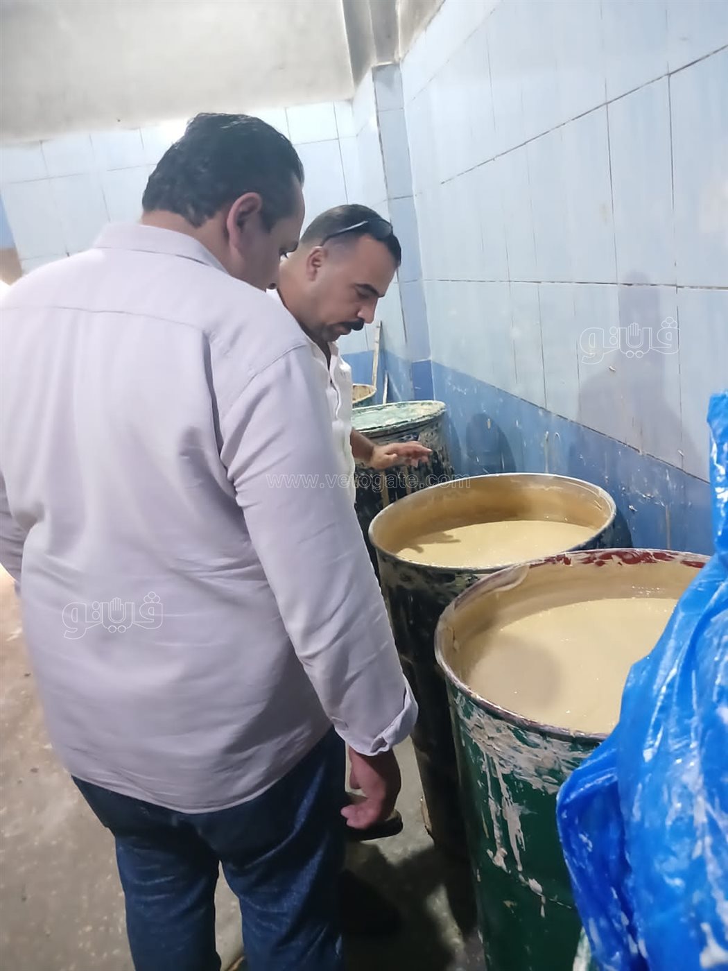 صحة الشرقية تغلق مصنع حلويات غير مرخص وتعدم منتجات فاسدة تهدد صحة المواطنين،فيتو