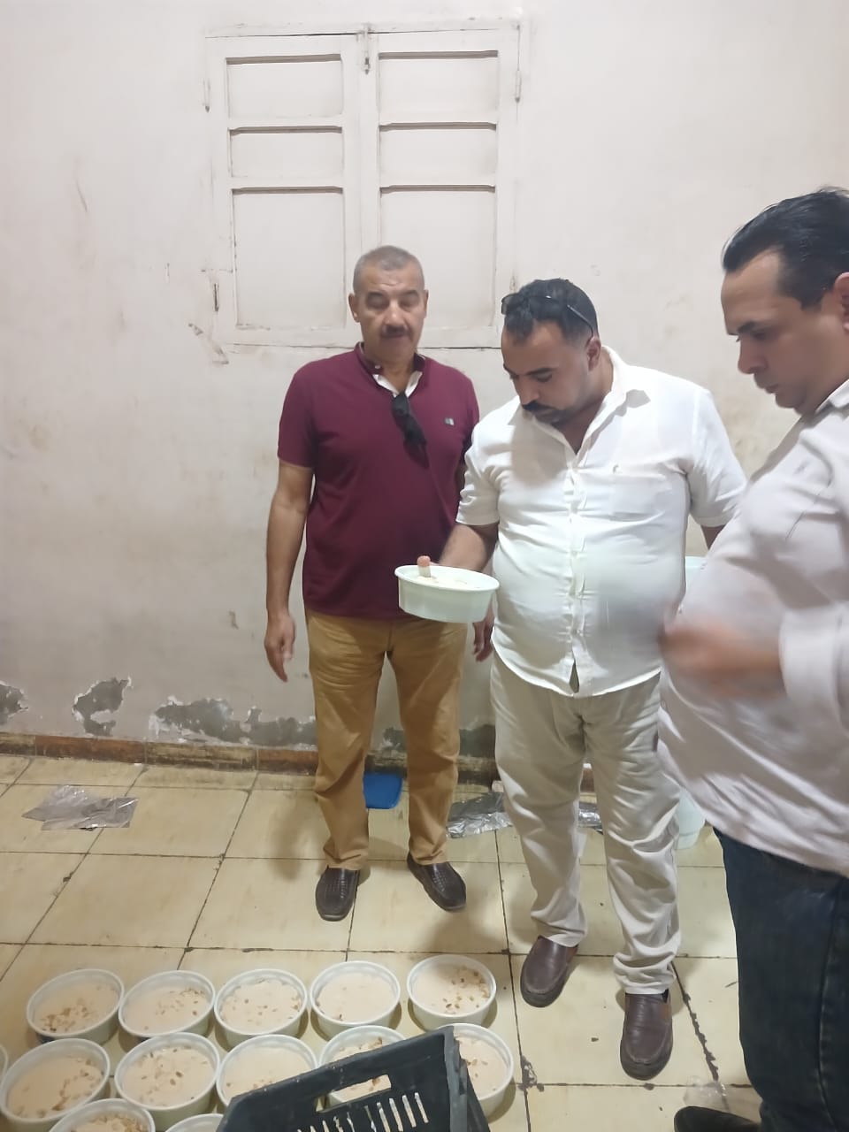 صحة الشرقية تغلق مصنع حلويات غير مرخص وتعدم منتجات فاسدة تهدد صحة المواطنين،فيتو