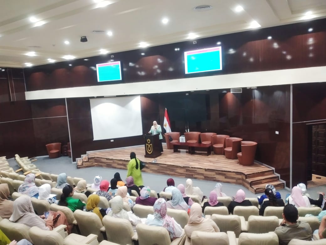 جانب من فعاليات الندوة، فيتو