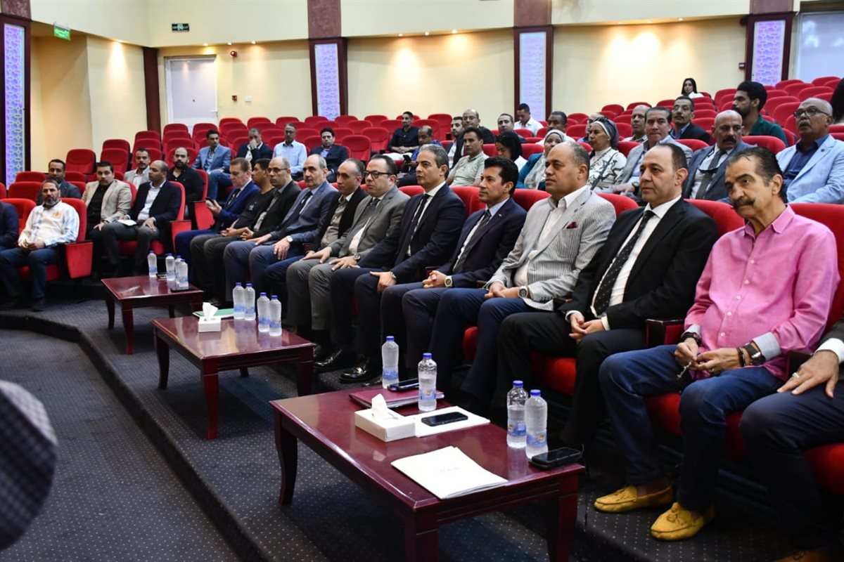 أشرف صبحي يعدد مزايا قانون الرياضة الجديد