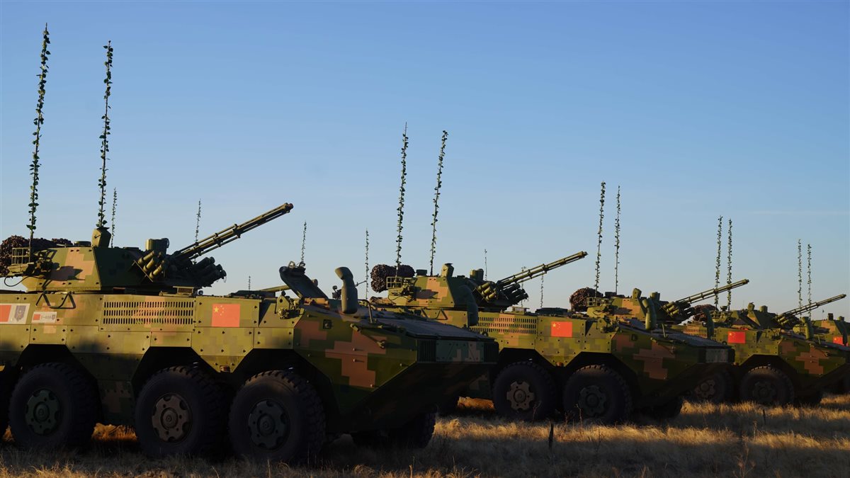 القوات الصينية تشارك في مراسم افتتاح 