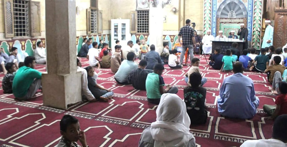 جانب من الاحتفالات بالمساجد، فيتو