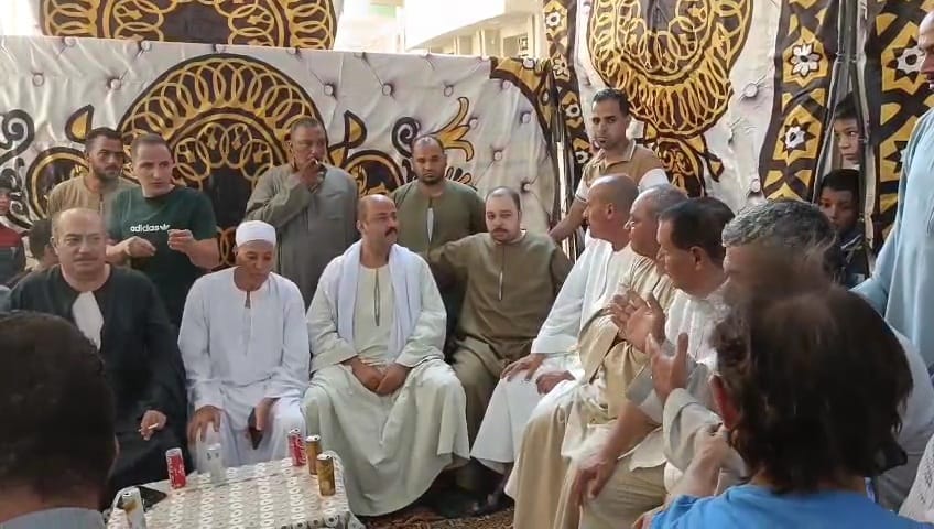 جلسة صلح ودية بين أهل العروسين وإدارة مجمع قاعات ببني سويف