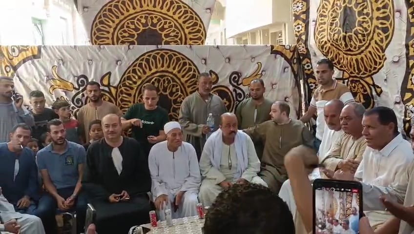 جلسة صلح ودية بين أهل العروسين وإدارة مجمع قاعات ببني سويف