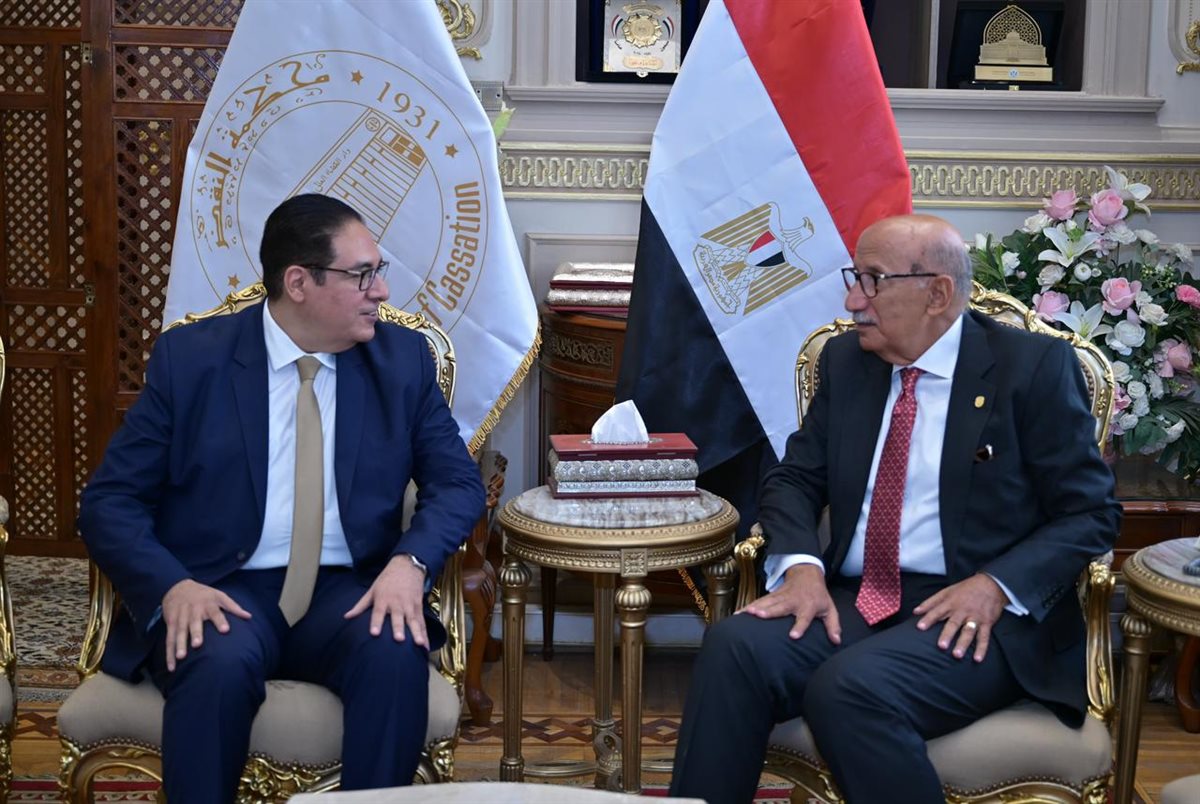 رئيس جامعة القاهرة ورئيس محكمة النقض