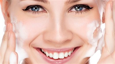 أفضل طريقة لتنظيف البشرة فى المنزل