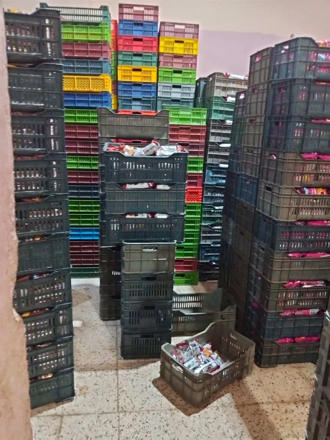 ضبط مصنع باتيه بدون ترخيص ببني سويف