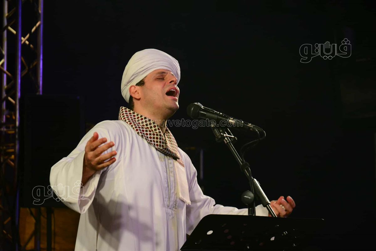 محمود التهامي يبدع بـ أكاد من فرط الجمال أذوبُ في احتفال مولد النبوي (14)