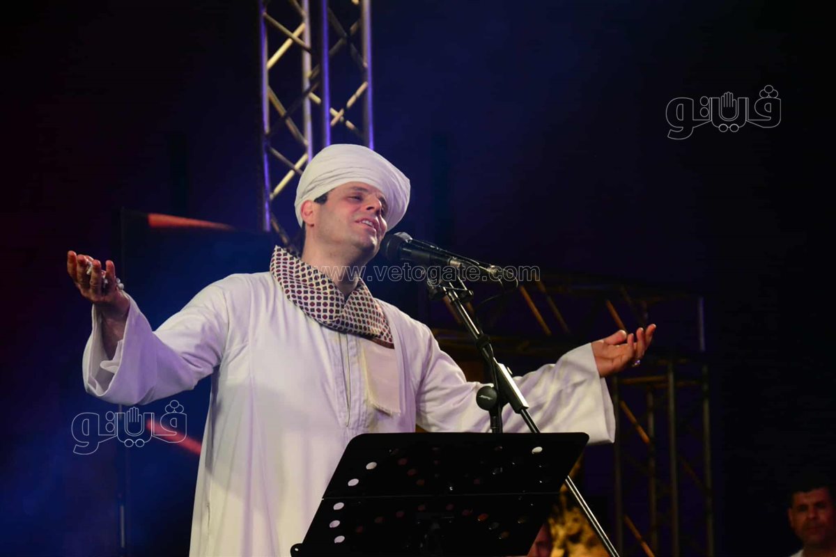 محمود التهامي يبدع بـ أكاد من فرط الجمال أذوبُ في احتفال مولد النبوي (23)