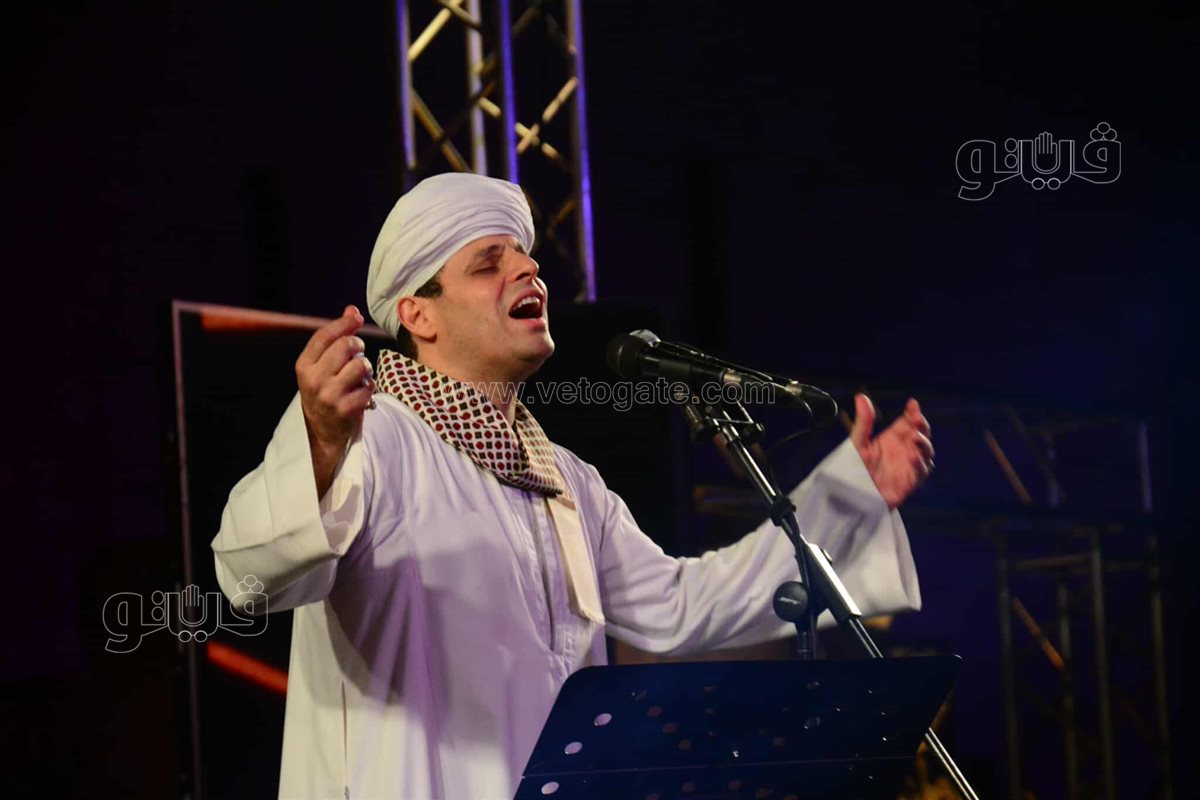 محمود التهامي يبدع بـ أكاد من فرط الجمال أذوبُ في احتفال مولد النبوي (1)