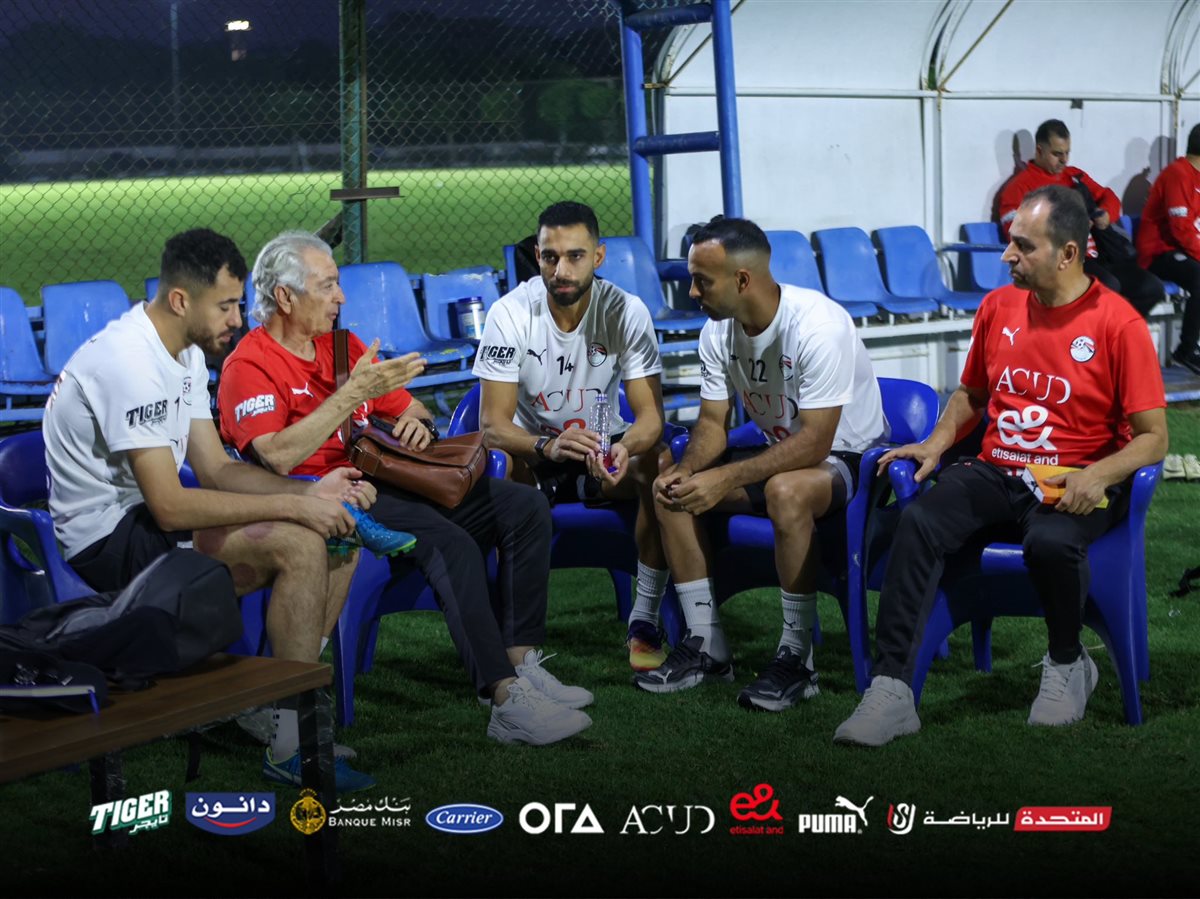 حلمي طولان يجتمع باللاعبين، فيتو