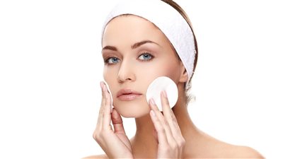 خطوات العناية بالبشرة المختلطة 