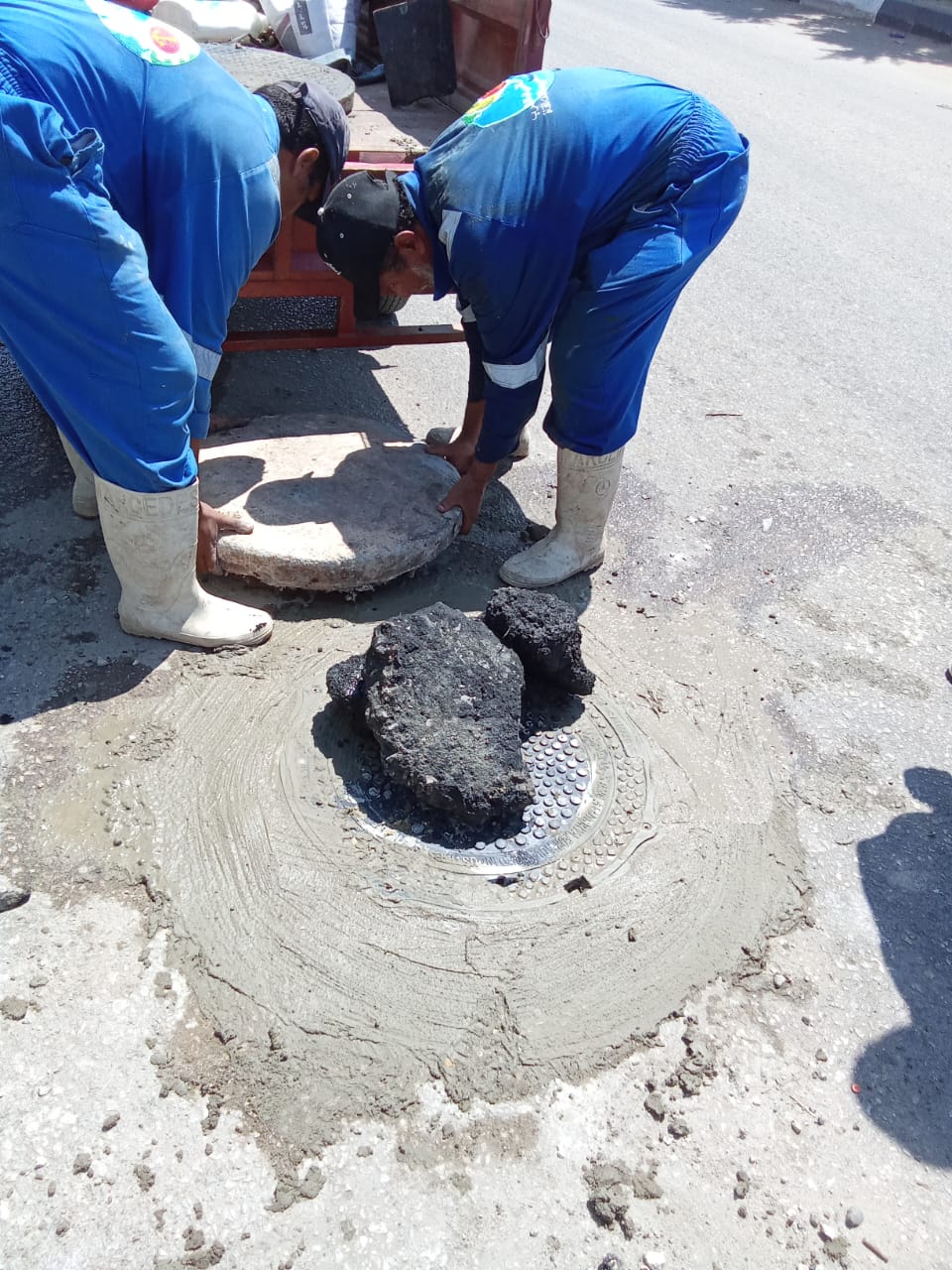 جانب من أعمال تركيب الأغطية،فيتو