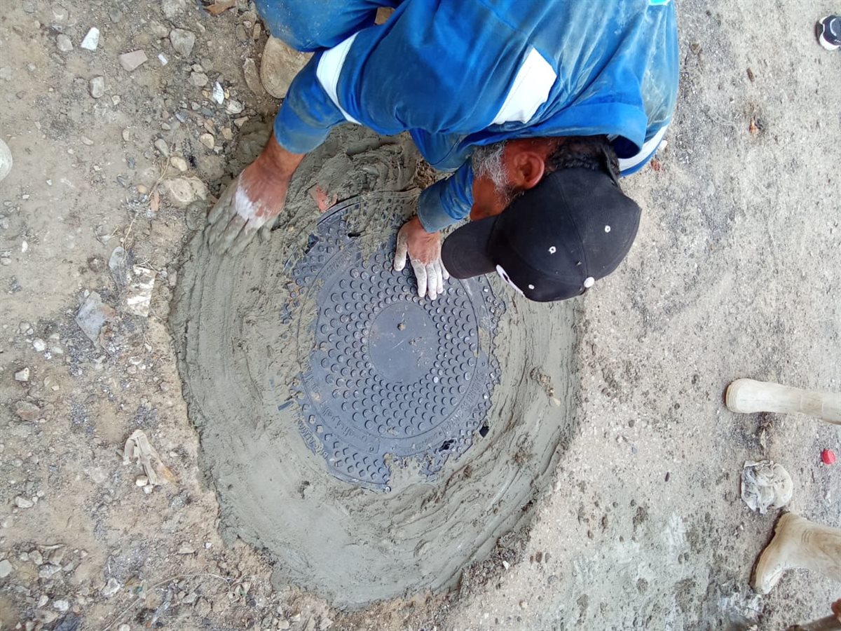 جانب من أعمال تركيب الأغطية،فيتو