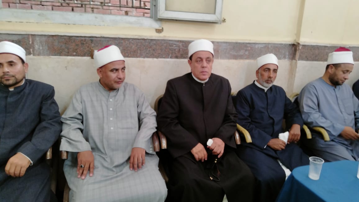 جانب من تقديم واجب العزاء، فيتو