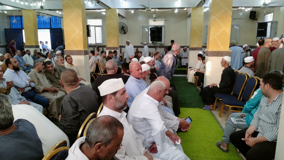 جانب من تقديم واجب العزاء، فيتو