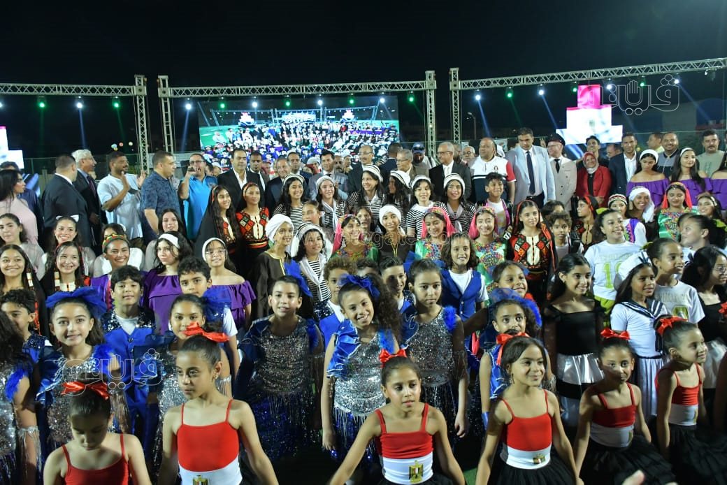 وزير الشباب والرياضة مع فرقة عجميات، فيتو 