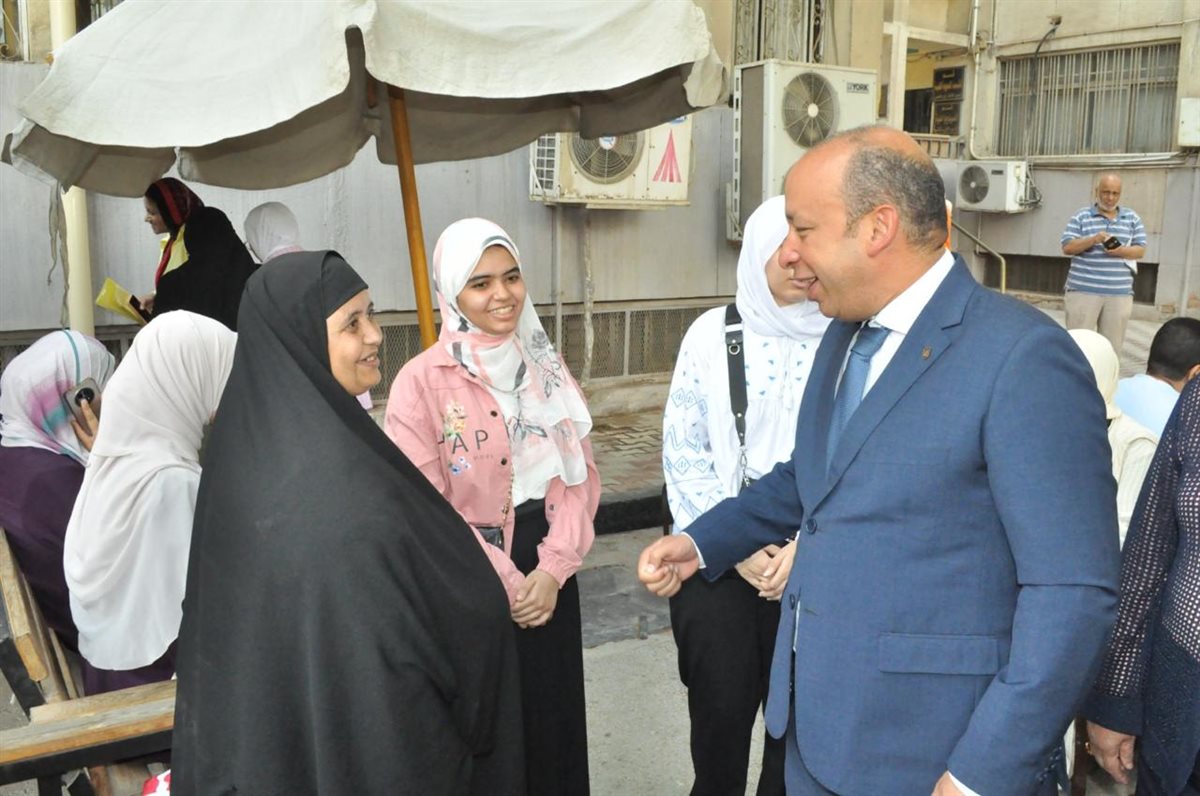 عميد طب قصر العيني يستقبل الطلاب الجدد 