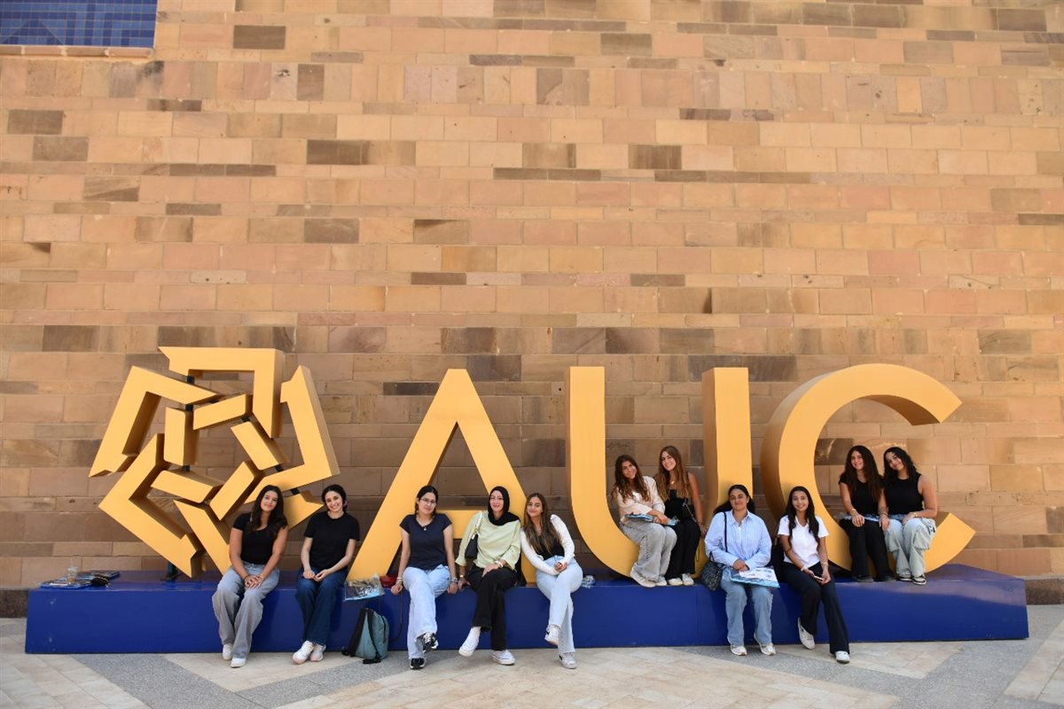 استقبال الطلاب الجدد بالجامعة الأمريكية بالقاهرة