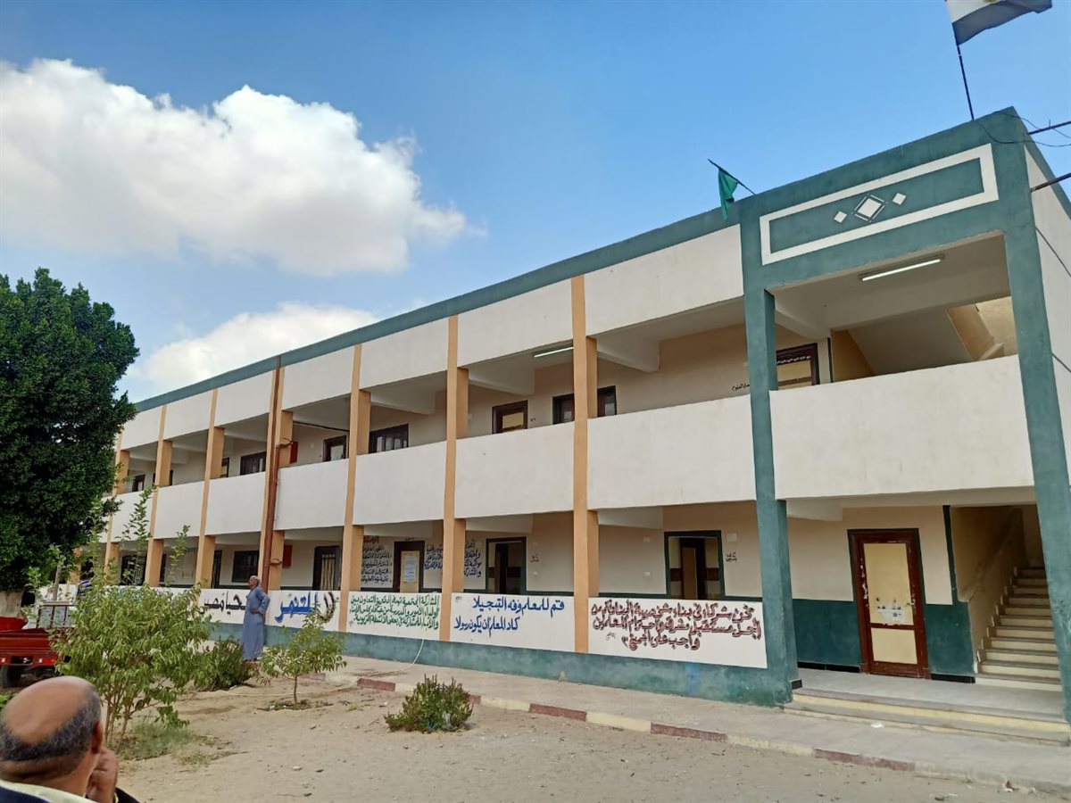 مدارس الإسماعيلية، فيتو