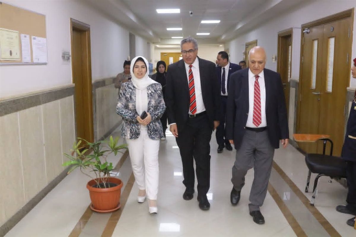 المهندسة شيماء الصديق نائب المحافظ قامت بتسليم شهادات البرنامج التدريبي الخاص بتطوير المهارات القيادية والإدارية للعاملين بالجهاز الإداري بالمحافظة