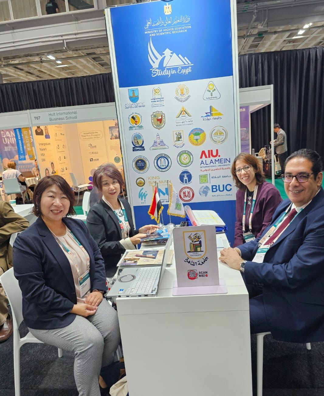 رئيس جامعة القاهرة في المعرض الدولي للتعليم العالي