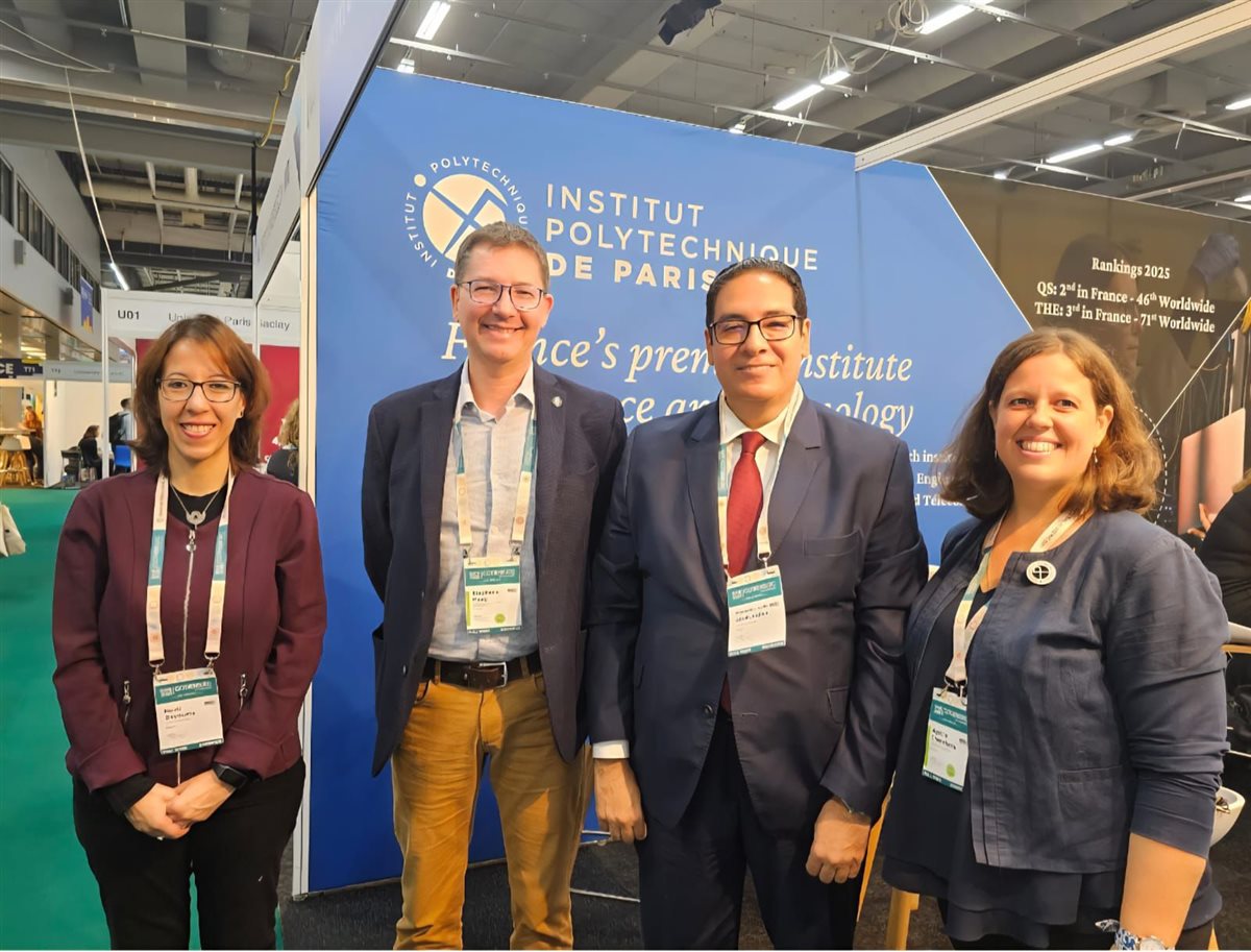 رئيس جامعة القاهرة في المعرض الدولي للتعليم العالي