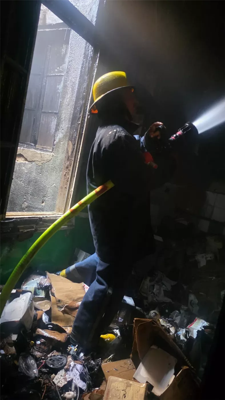 حريق مخزن أجهزة كهربائية بالموسكى