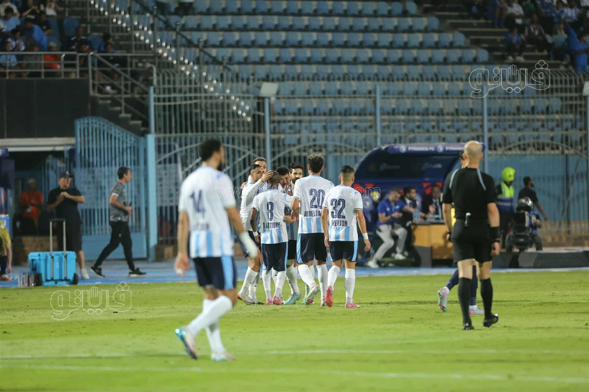 بيراميدز  وأوكلاند سيتي  (34)