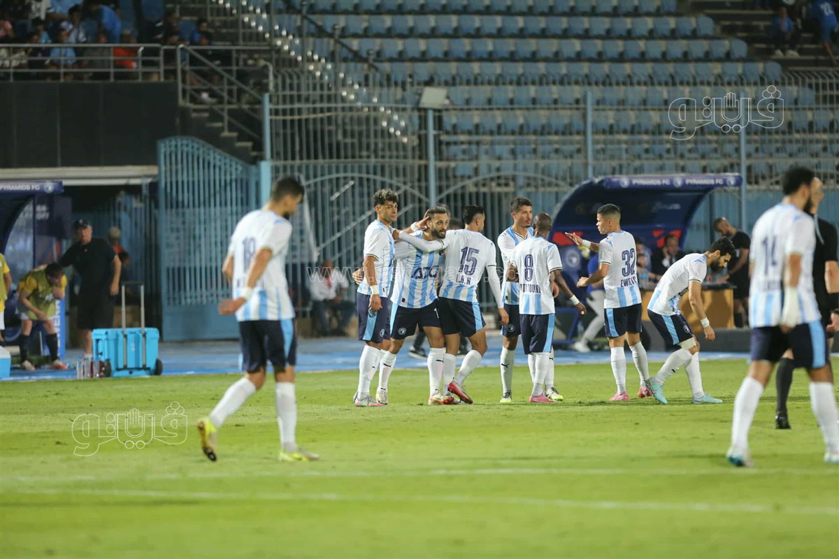 بيراميدز  وأوكلاند سيتي  (36)