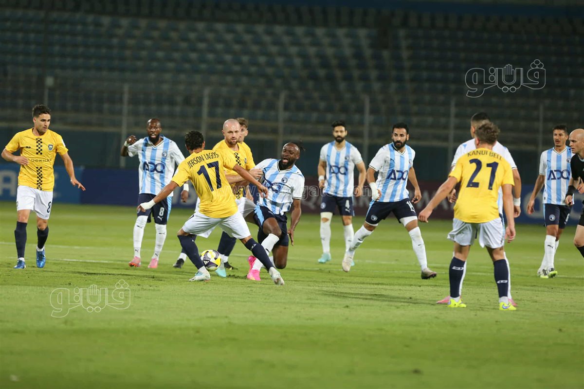 بيراميدز  وأوكلاند سيتي  (10)