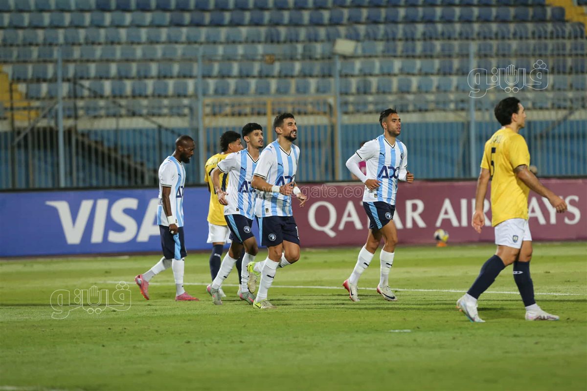 بيراميدز  وأوكلاند سيتي  (19)