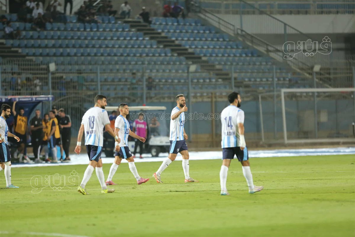 بيراميدز  وأوكلاند سيتي  (41)