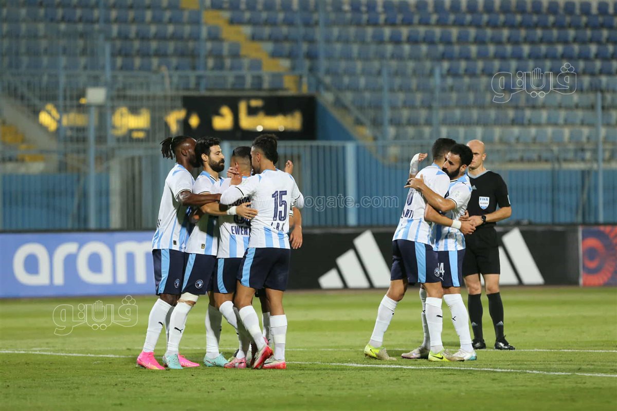 بيراميدز  وأوكلاند سيتي  (24)