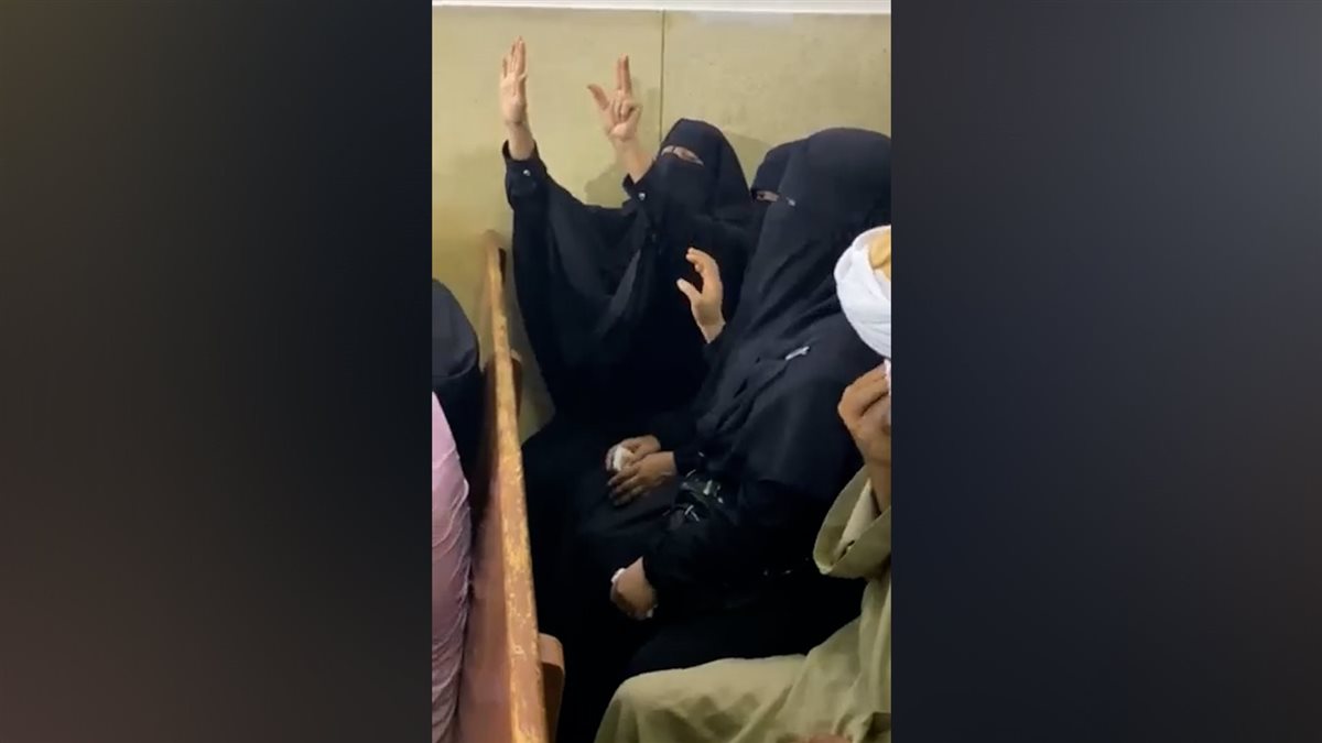 والدة واهل ضحايا دلجا