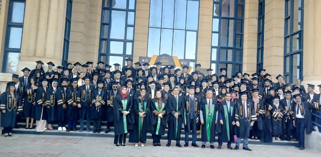 حفل تخرج طلاب تجارة القاهرة
