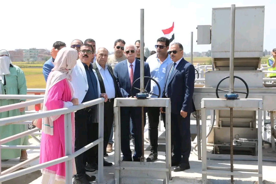 مستشار رئيس الجمهورية يشهد تنفيذ مشروعات صرف صحي جديدة لخدمة 29ألف نسمة بالشرقية،فيتو