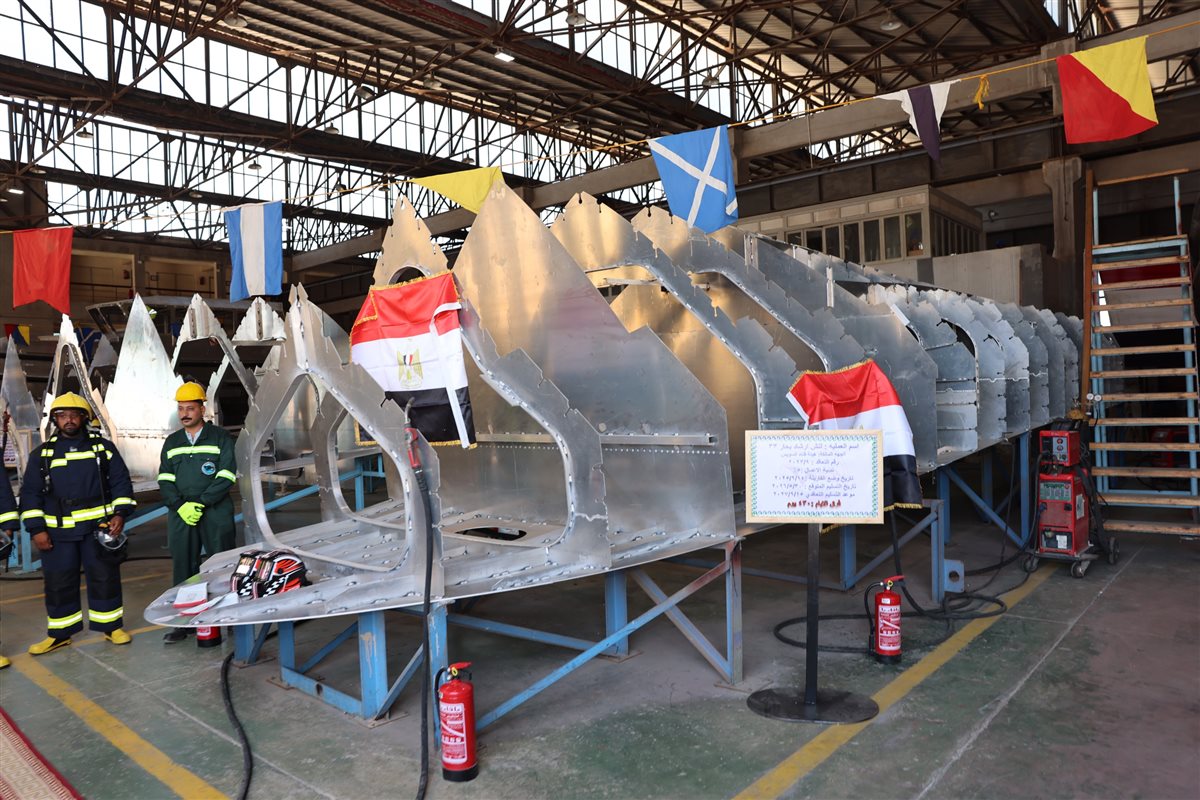 جانب من الأعمال الإنشائية للوحدات البحرية، فيتو