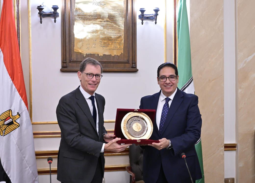 وفد مجلس الشيوخ الفرنسي بجامعة القاهرة