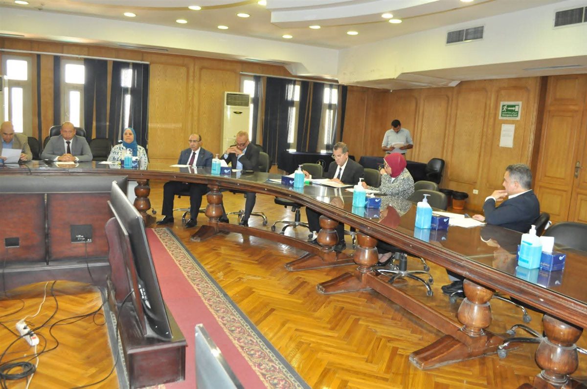 اجتماع مجلس إدارة البرنامج المتكامل بقصر العيني 
